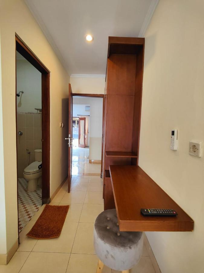 Adiputra Guesthouse 2 By Homiq Ngabean Dış mekan fotoğraf