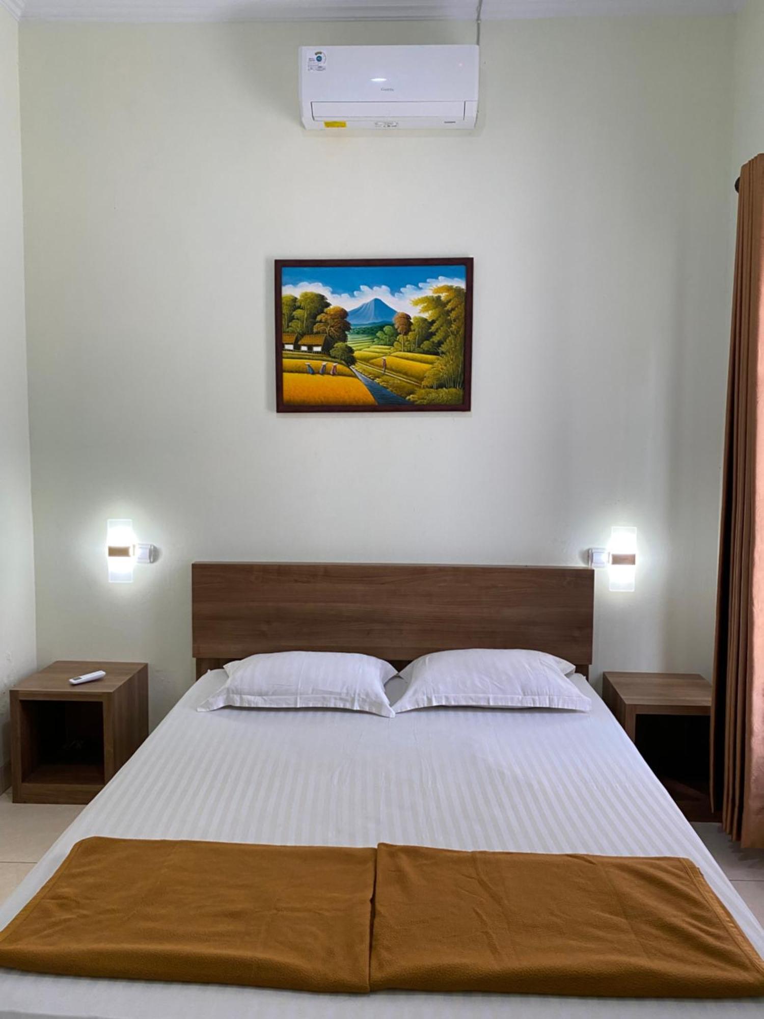 Adiputra Guesthouse 2 By Homiq Ngabean Dış mekan fotoğraf
